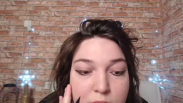 Amelia Kiss  online show from 4, 3, 2025