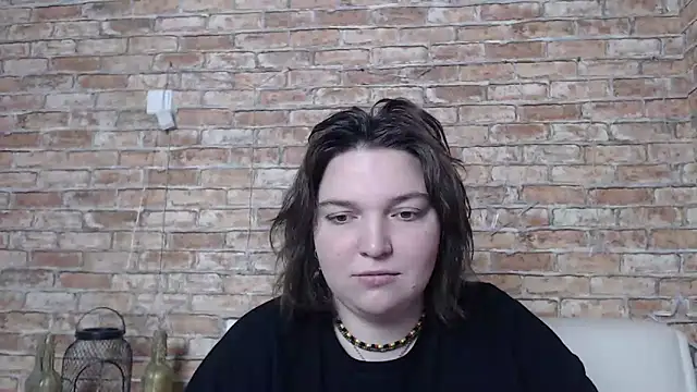 Amelia Kiss  online show from 21, 2, 2025