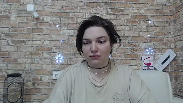 Amelia Kiss  online show from 3, 3, 2026