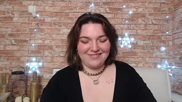 Amelia Kiss  online show from 4, 3, 2025
