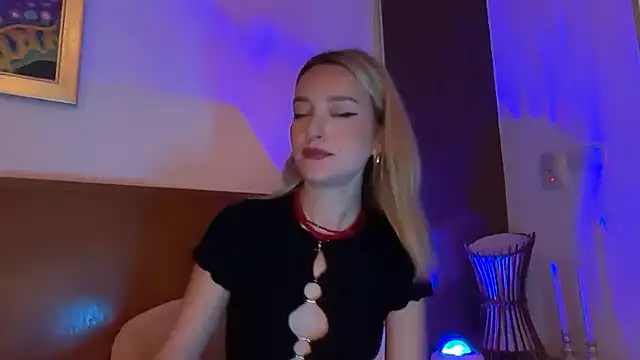 Snapshot of SirenaBelle chatting on 21, 11, 2025 SirenaBelle online show from 21, 11, 2025