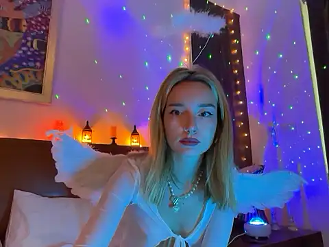 Snapshot of SirenaBelle chatting on 25, 10, 2025 SirenaBelle online show from 25, 10, 2025