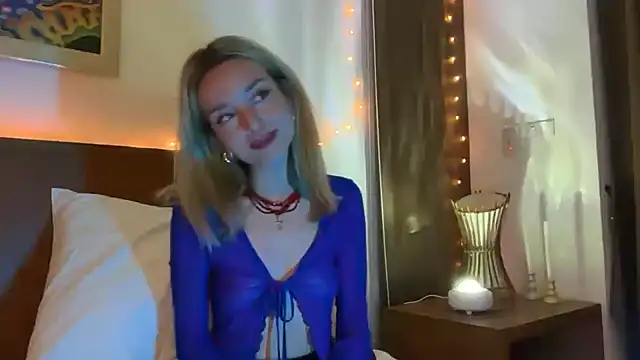 Snapshot of SirenaBelle chatting on 18, 11, 2025 SirenaBelle online show from 18, 11, 2025