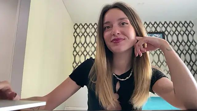 SirenaBelle online show from 8, 2, 2025