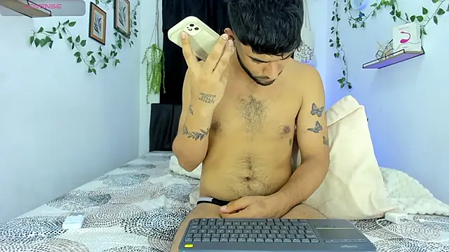 Snapshot of Alex_BigDickkk chatting on 10, 9, 2025 Alex BigDickkk online show from 10, 9, 2025