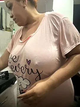 Bruninhaa34 online show from 2, 11, 2025