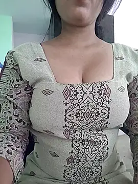 Snapshot of Kavita_ji chatting on 1, 12, 2025 Kavita ji online show from 1, 12, 2025