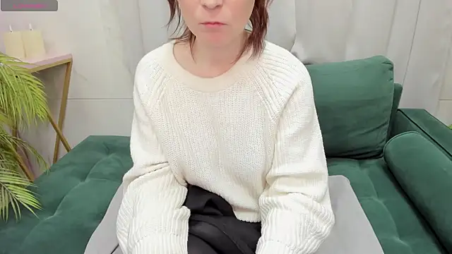 ZoeEast online show from 19, 2, 2025