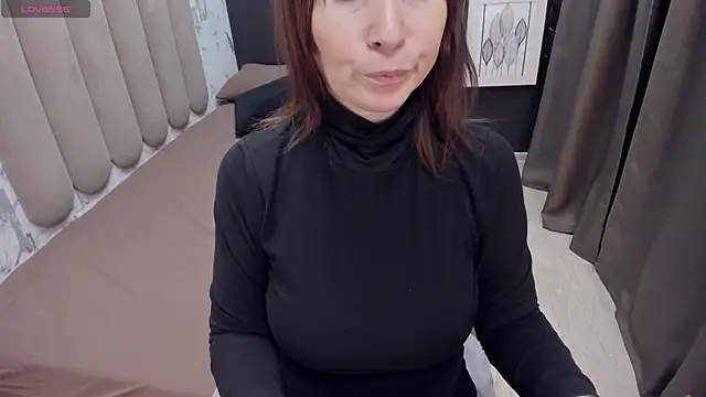 ZoeEast online show from 24, 10, 2025