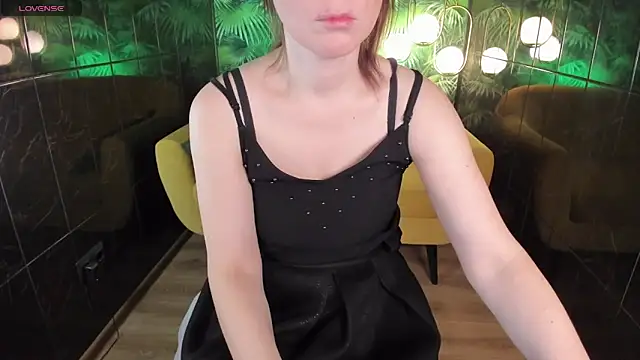 ZoeEast online show from 11, 1, 2025