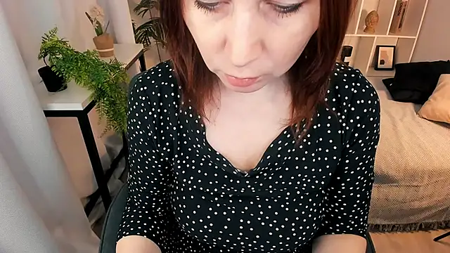 ZoeEast online show from 2, 2, 2026