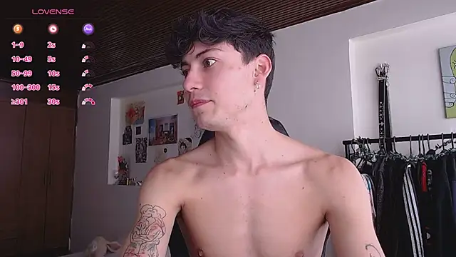 Snapshot of Amahd696 chatting on 5, 11, 2025 Amahd696 online show from 5, 11, 2025