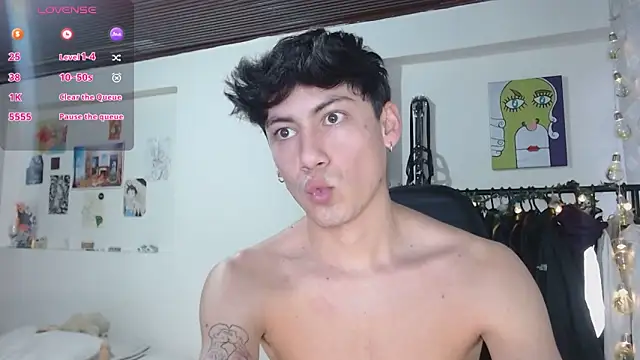 Snapshot of Amahd696 chatting on 12, 11, 2025 Amahd696 online show from 12, 11, 2025