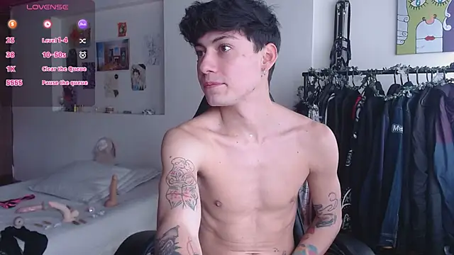 Snapshot of Amahd696 chatting on 11, 11, 2025 Amahd696 online show from 11, 11, 2025