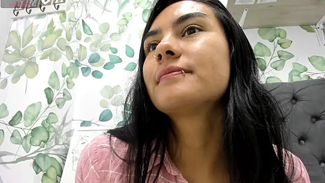 atilanadiaz7 online show from 10, 10, 2025