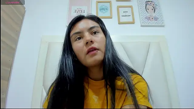 atilanadiaz7 online show from 21, 4, 2026