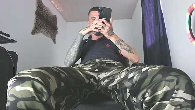 Aaron BigDickxxx online show from 7, 7, 2026