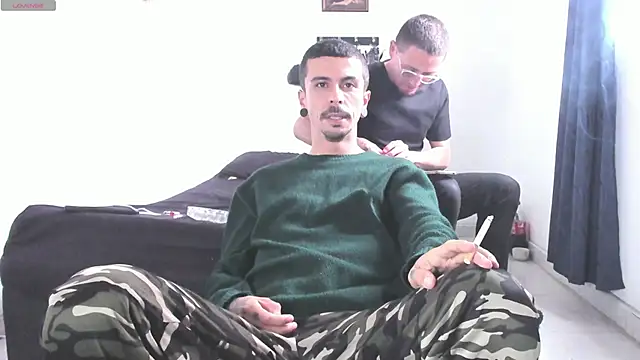 Snapshot of Aaron_BigDickxxx chatting on 21, 5, 2026 Aaron BigDickxxx online show from 21, 5, 2026
