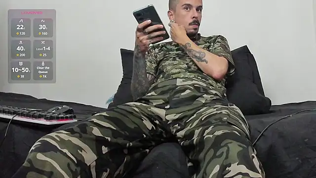 Aaron BigDickxxx online show from 22, 11, 2025