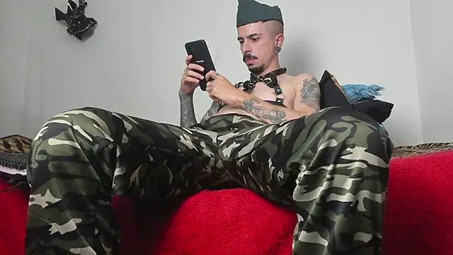 Aaron BigDickxxx online show from 11, 1, 2026