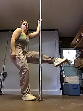 curvycakecutie online show from 9, 3, 2026