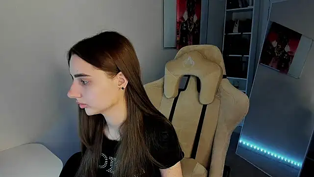   SilviaAbby   online show from 7, 2, 2025