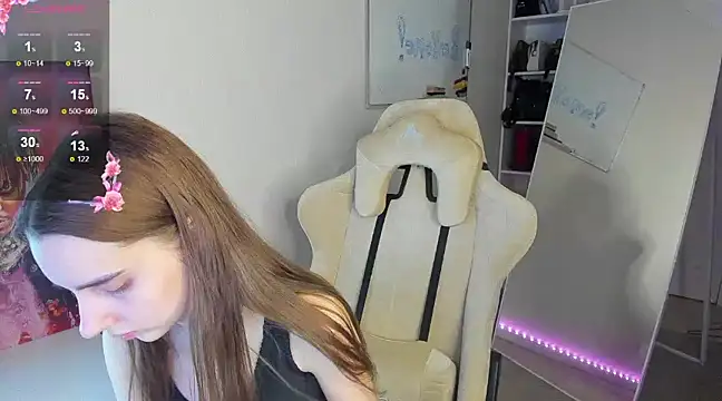   SilviaAbby   online show from 9, 1, 2025