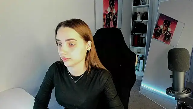   SilviaAbby   online show from 4, 2, 2025