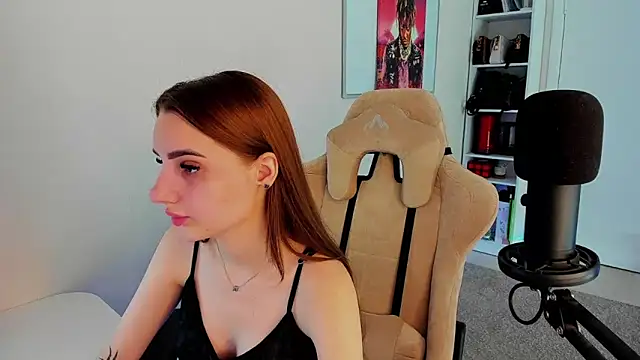   SilviaAbby   online show from 15, 3, 2025