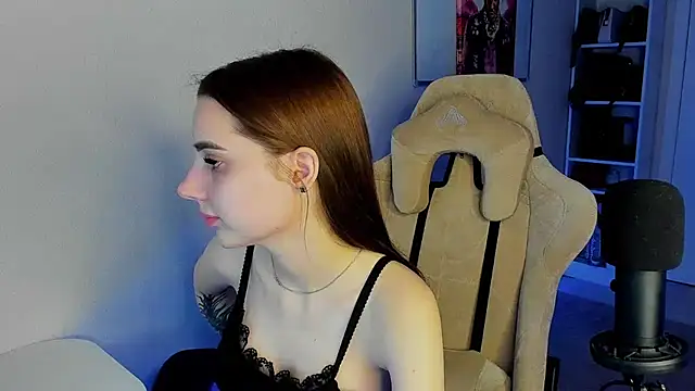   SilviaAbby   online show from 5, 3, 2025