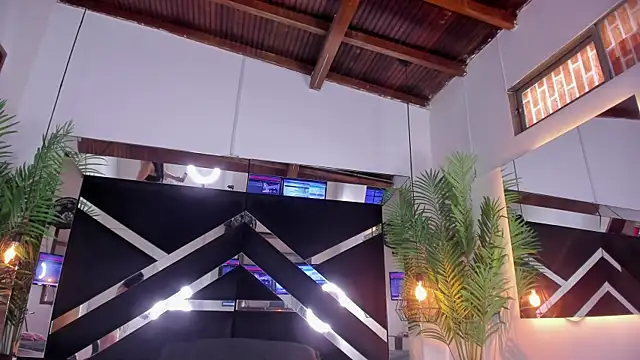 emily-fox online show from 4, 11, 2025