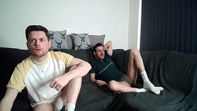 twotwinkhusbandss online show from 4, 4, 2026