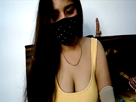 Snapshot of Gloie4u chatting on 18, 4, 2026 Gloie4u online show from 18, 4, 2026