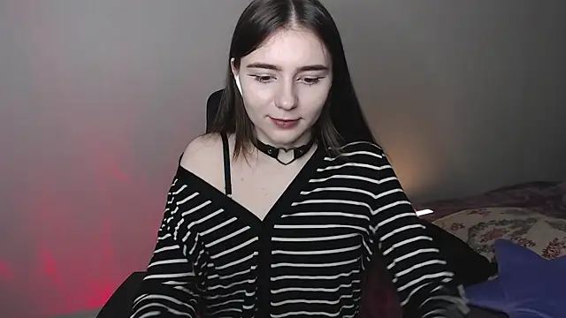 Ava Moore  online show from 13, 1, 2026