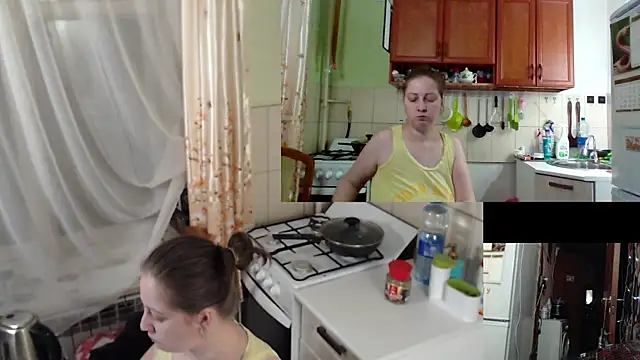 Sakura Green online show from 4, 11, 2025