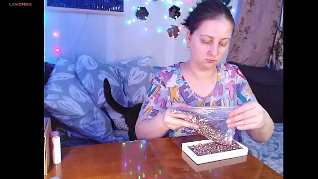 Sakura Green online show from 12, 2, 2026