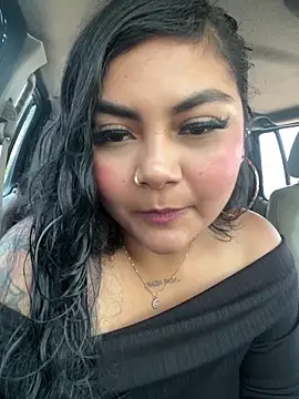 Juli Walker online show from 4, 3, 2026