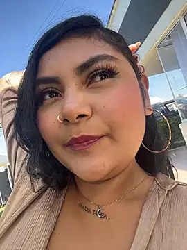 Juli Walker online show from 16, 3, 2026