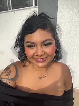 Juli Walker online show from 5, 4, 2026