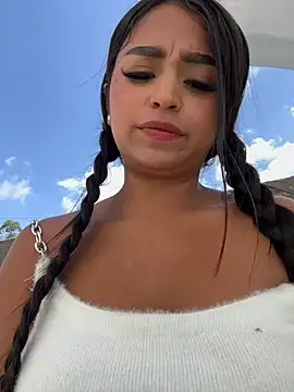 Juli Walker online show from 5, 12, 2024