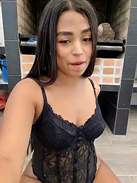 Juli Walker online show from 31, 1, 2025