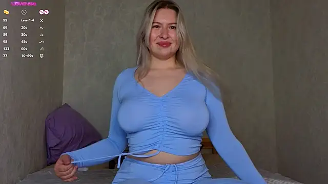 Snapshot of helen_frogg chatting on 21, 10, 2025 helen frogg online show from 21, 10, 2025