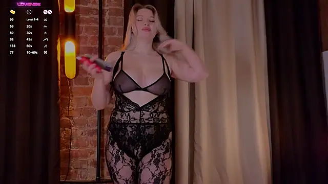 Snapshot of helen_frogg chatting on 28, 11, 2025 helen frogg online show from 28, 11, 2025