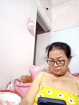 Hotestlove online show from 13, 4, 2026