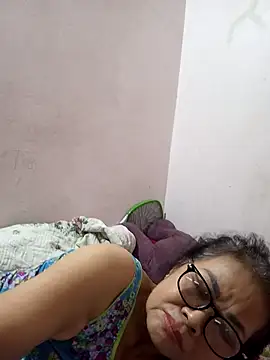 Hotestlove online show from 8, 4, 2026