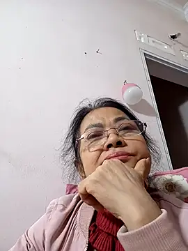 Hotestlove online show from 5, 2, 2026