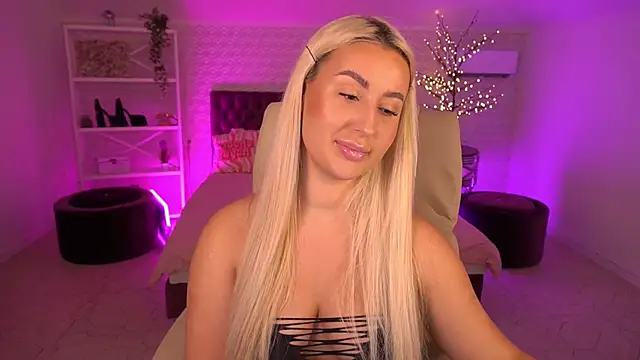 Snapshot of LiaBrazzerr chatting on 23, 5, 2026 LiaBrazzerr online show from 23, 5, 2026