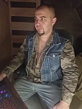 Foxyshaved online show from 8, 11, 2025