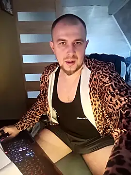 Foxyshaved online show from 8, 4, 2026