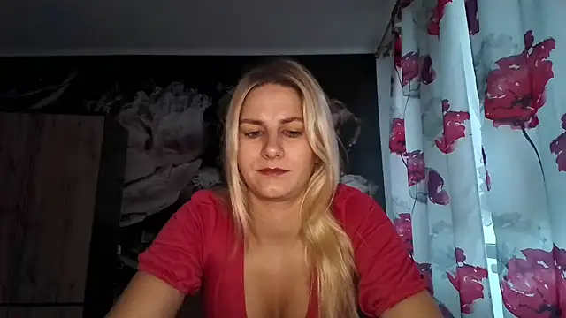 Snapshot of DagmarieFlirt chatting on 27, 9, 2025 DagmarieFlirt online show from 27, 9, 2025
